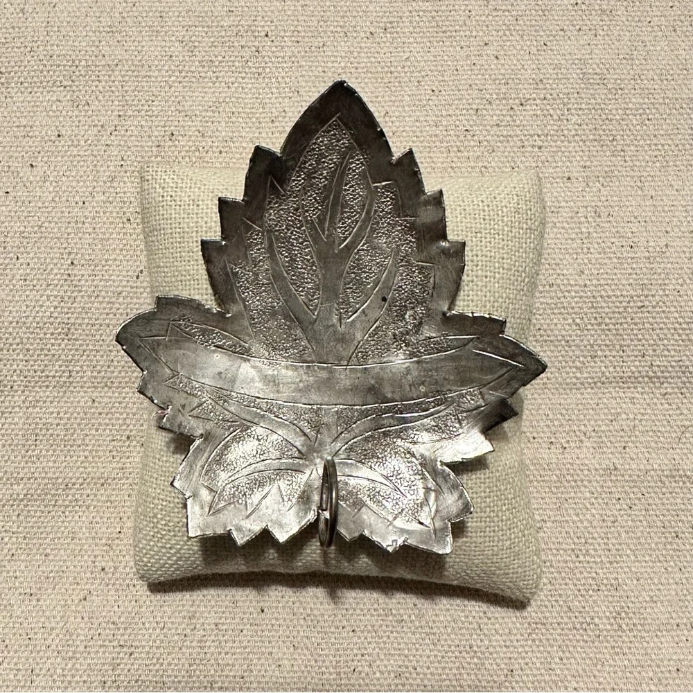 Vintage | Decor | Metal Leaf Tealight Holder